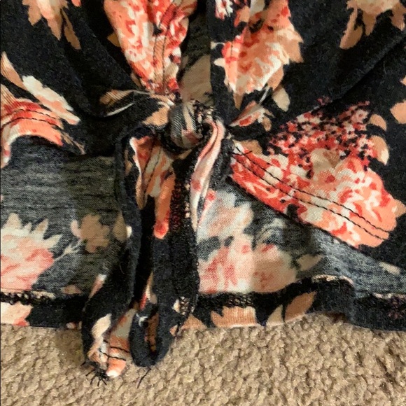 Tie up crop top - Picture 2 of 3